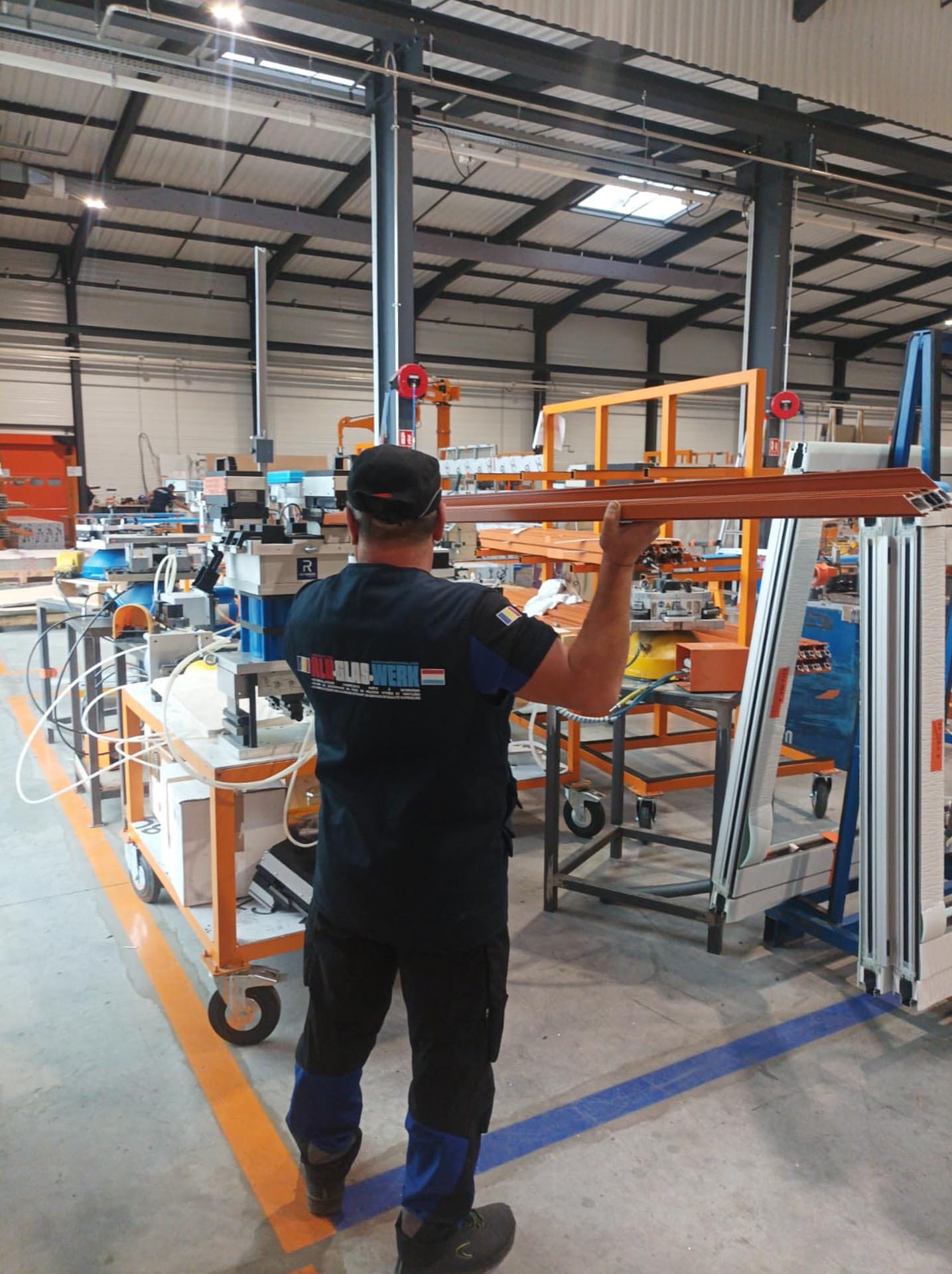 Assemblage de fenêtres et portes en bois